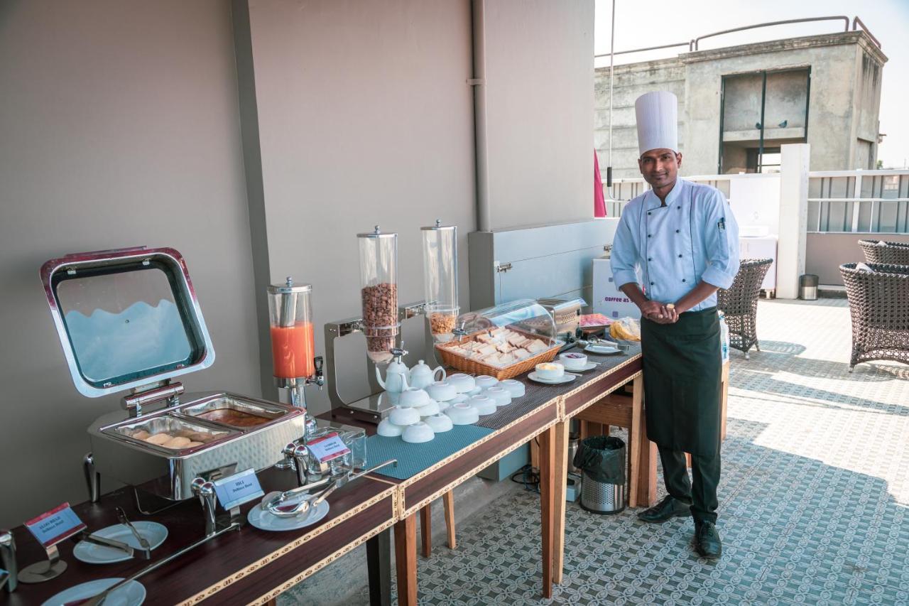 Delhieez - A Boutique Hotel New Delhi Exteriör bild